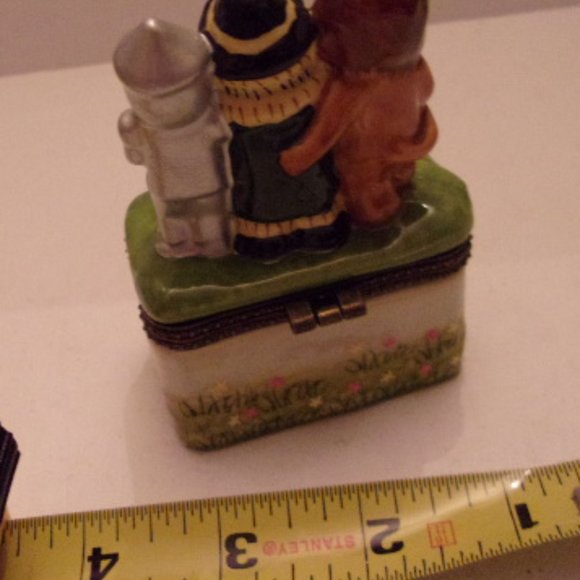 VINTAGE TRINKET BOX. WS1 - Picture 2 of 4